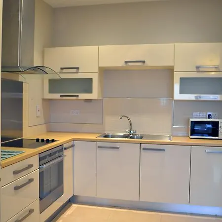 Hotel Carrick Plaza Suites And Apartments 3*