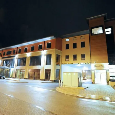 Carrick Plaza Suites And Apartments 3*