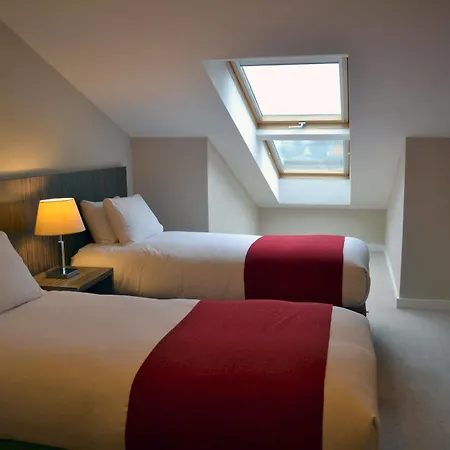 Hotel Carrick Plaza Suites And Apartments 3*