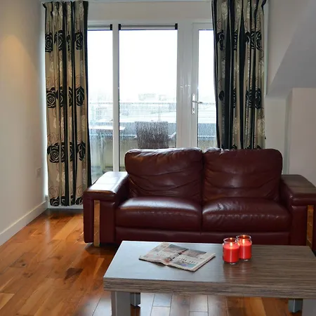 Carrick Plaza Suites And Apartments