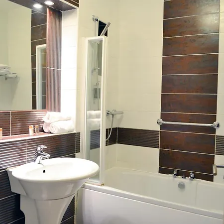 Hotel Carrick Plaza Suites And Apartments